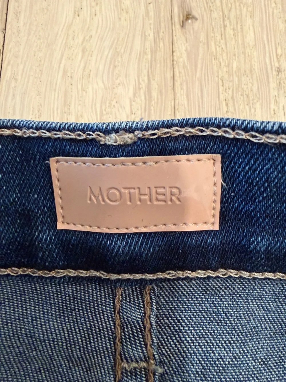MOTHER Denim The Hustler Heel Fray Jeans in Yakkity Yak Size 26